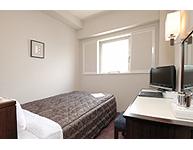 全客房设置小双人床。能免费使用有线LAN上网。